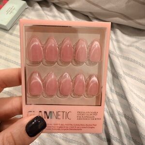Glamnetic lover’s blush Press-On Short Almond Nails new - unopened